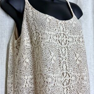💥3/$30💥 Cabi Cream Lace Crochet Lined Tank Top